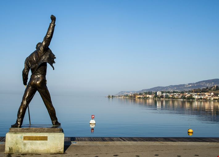 svizzera Montreux cMaudeRion Montreux, statua di Freddie Mercury  Queen  traslochi spedizioni internazionali 2